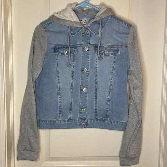 Love Tree Light Denim Jacket w/Gray Sleeves Hood Large